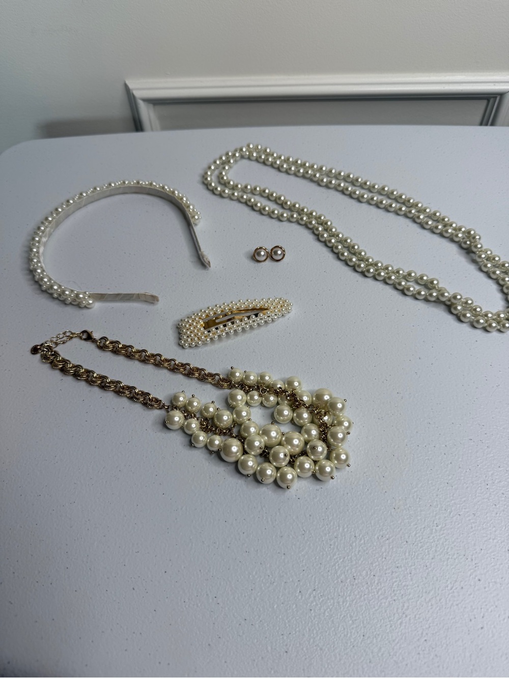 Elegant Faux Pearl Bundle -5 Pieces